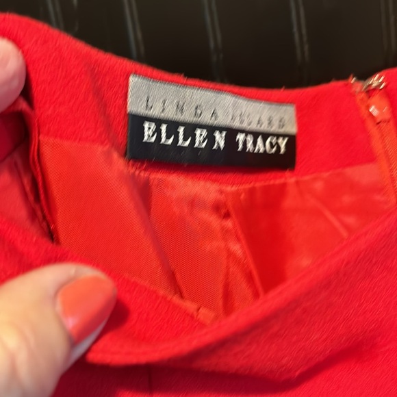 Ellen Tracy, Beautiful, Elegant Red Wool Suit - Picture 10 of 10